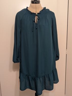 Green Ruffled Neck Long Sleeve Shift Dress